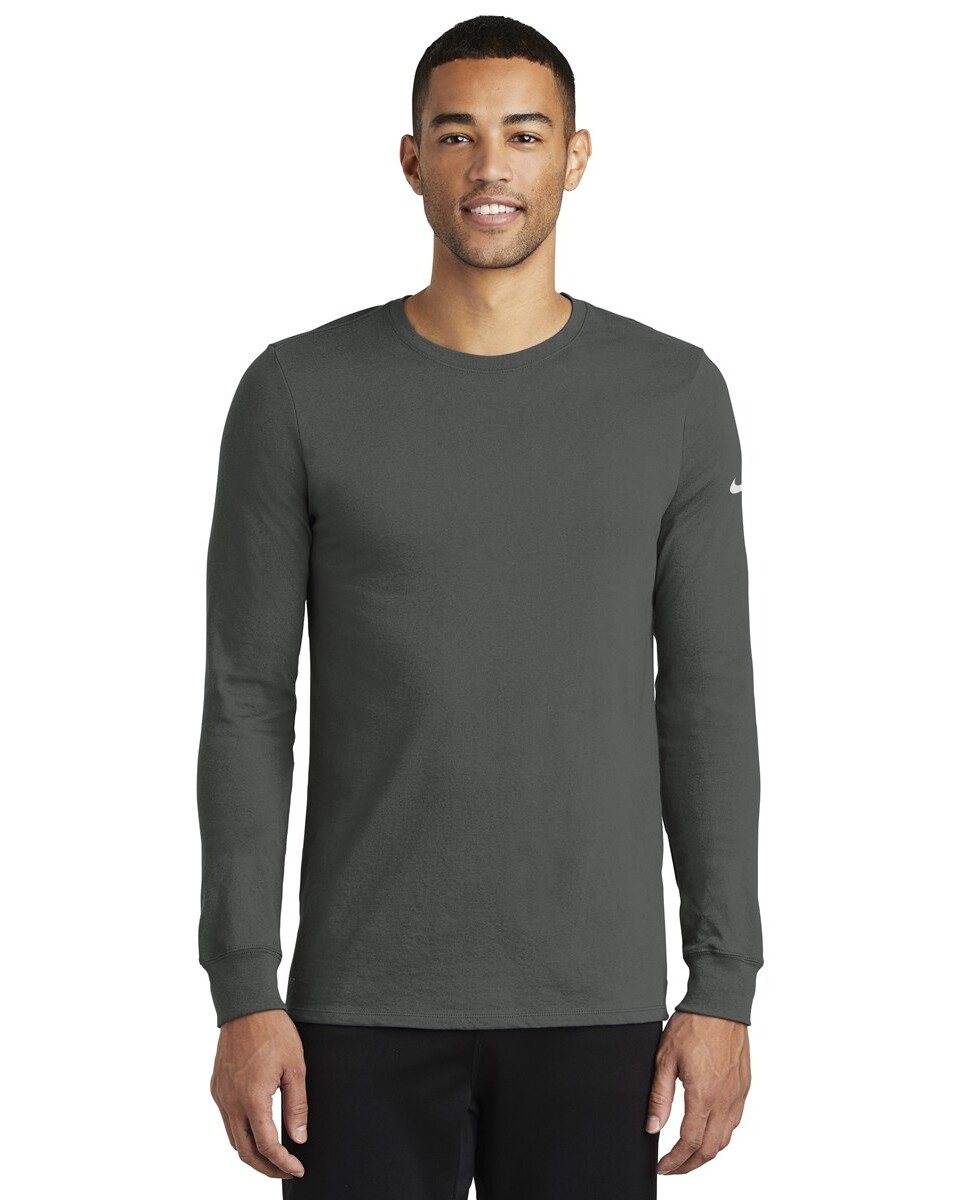 NIKE Dri-FIT COTTON/POLY LONG SLEEVE TEE. NKBQ5230